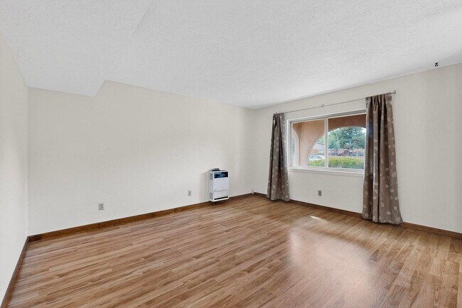 Building Photo - 2702 Avenida Del Sol