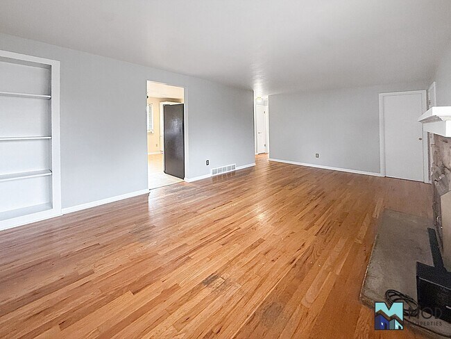 Building Photo - $0 DEPOSIT OPTION. CHARMING BRICK RANCH WI...