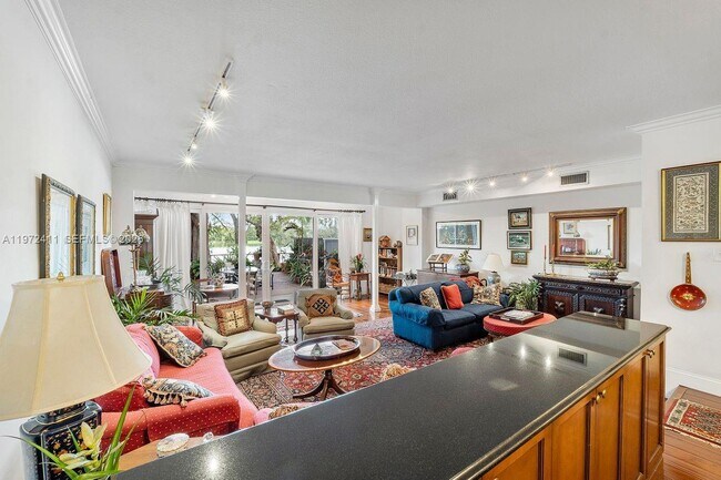 Building Photo - 4905 SW 71st Pl