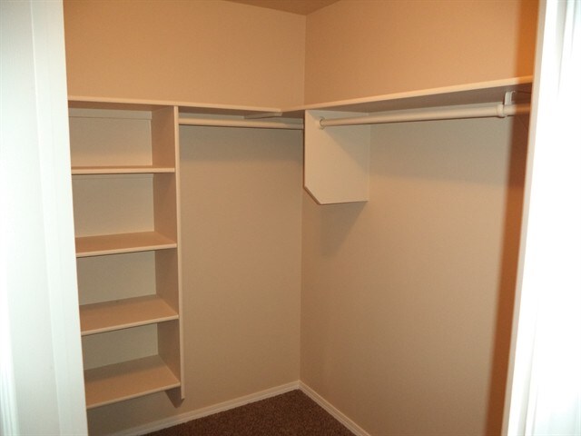 Building Photo - 684 E Full Moon St