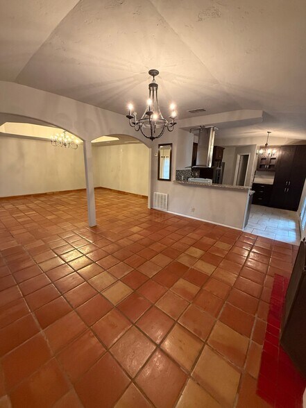 Building Photo - 3932 Chimney Springs Dr