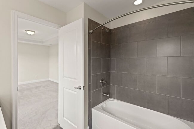 Building Photo - 2160 Prestwick Ct NE