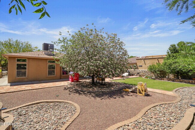 Building Photo - 5936 Anapaula Dr
