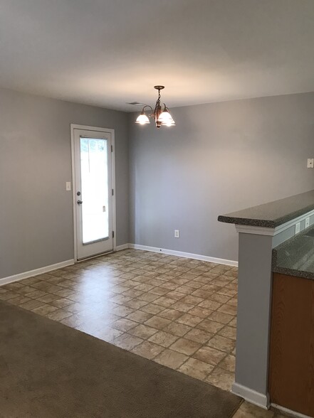 Dining room. - 111 Princeton Ave