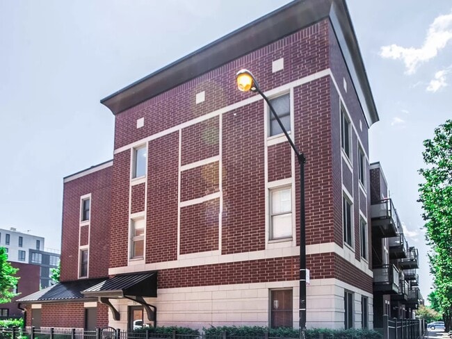 Primary Photo - 757 W Liberty St
