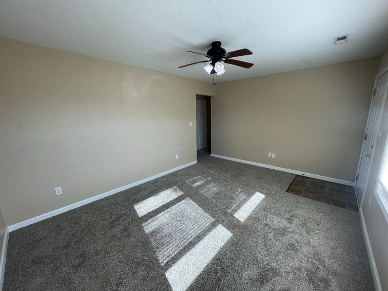 Building Photo - 112 Eric St