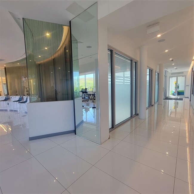 Building Photo - 6412 NW 105th Pl