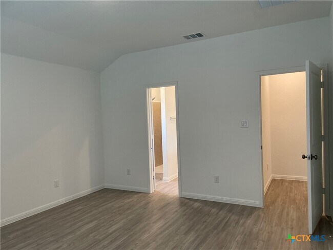 Building Photo - 447 Butterfly Bush Ct