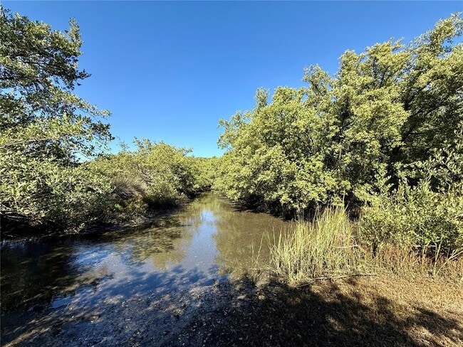 Building Photo - 2226 S Daytona Ave