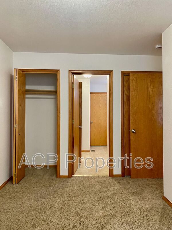 Building Photo - 710 Drayton St