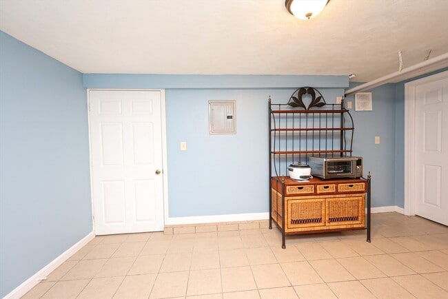 Building Photo - 23 Hudson St