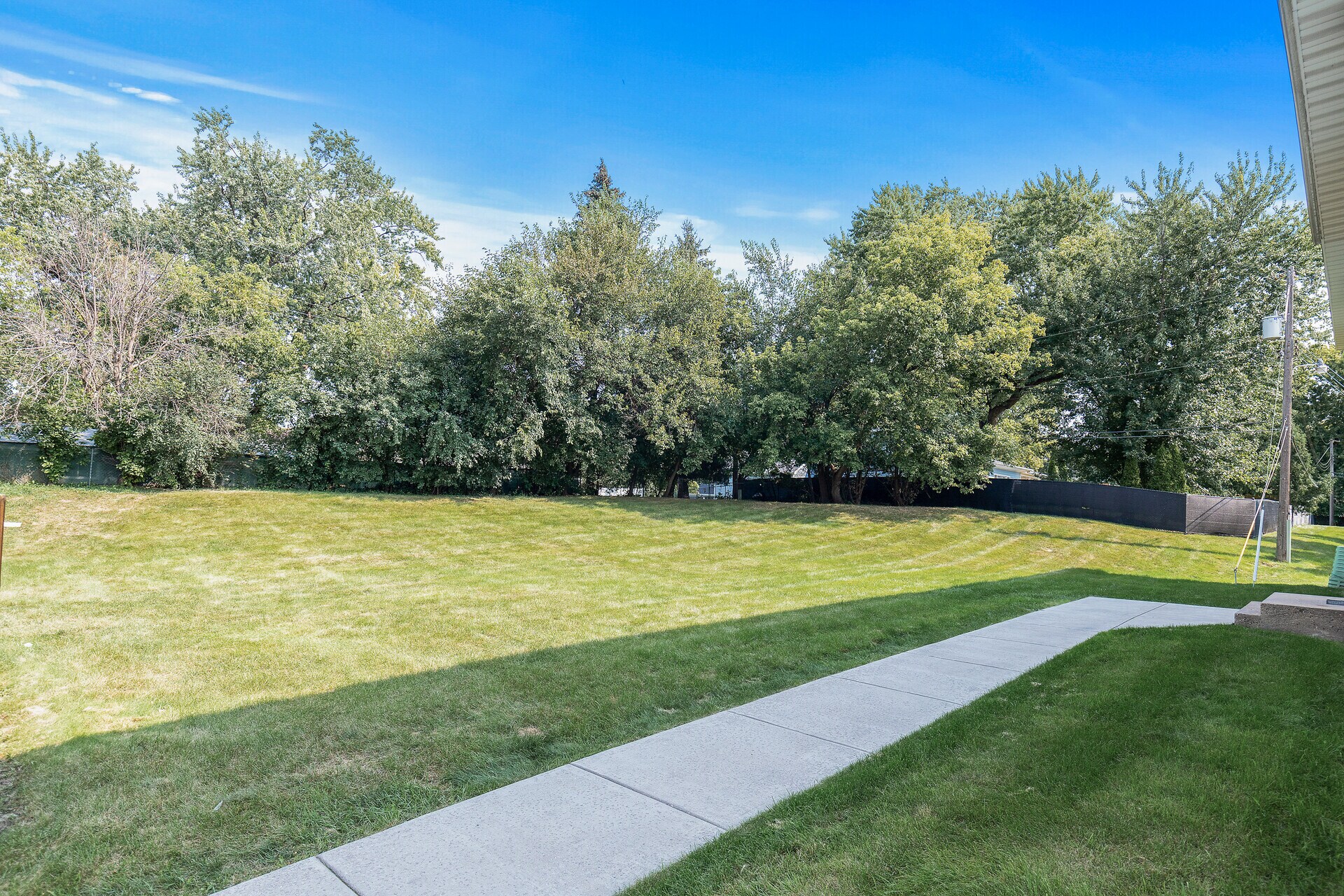 Building Photo - 2720 Rosalyn Ct