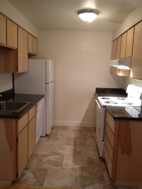 Building Photo - Remodel 1br Fireplace Hardwoods-Great ligh...