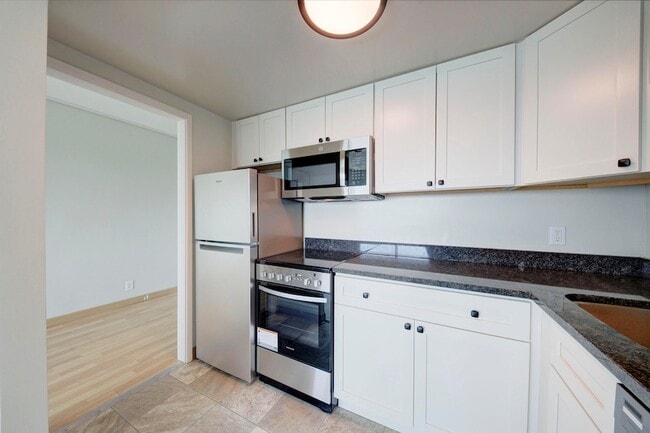 Building Photo - 555 E William St