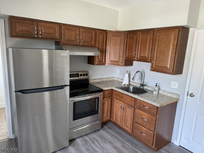 Building Photo - 501 US-46