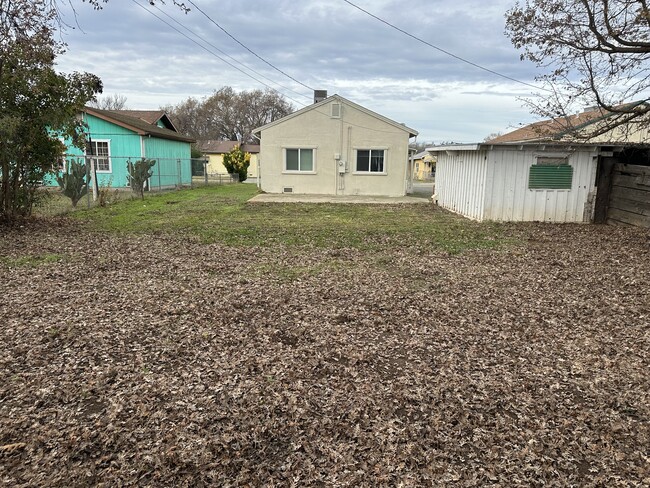 Building Photo - 1872 Ayers Ave