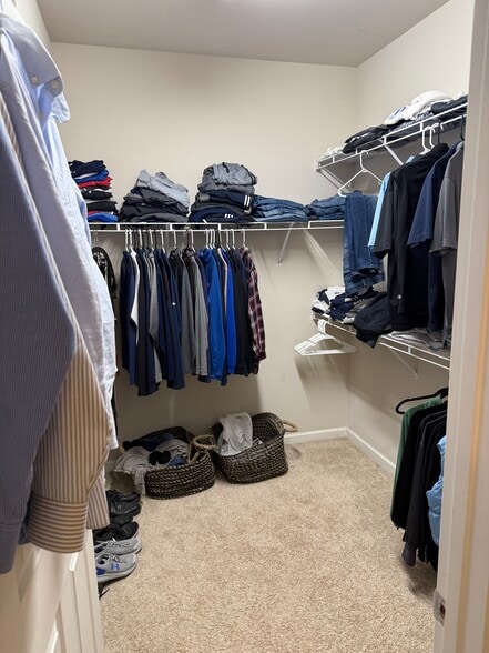 Building Photo - 8311 Viewpoint Ln