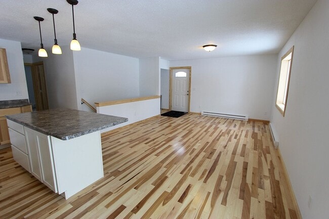 Building Photo - 902 3rd Ave N