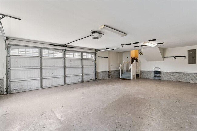 Building Photo - 417 Colley Ln