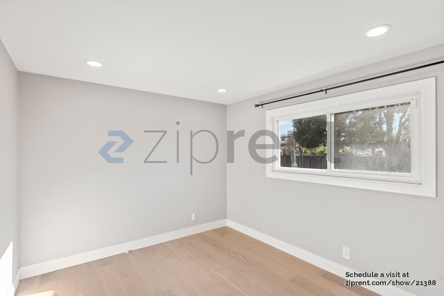 Building Photo - 2435 Denevi Dr