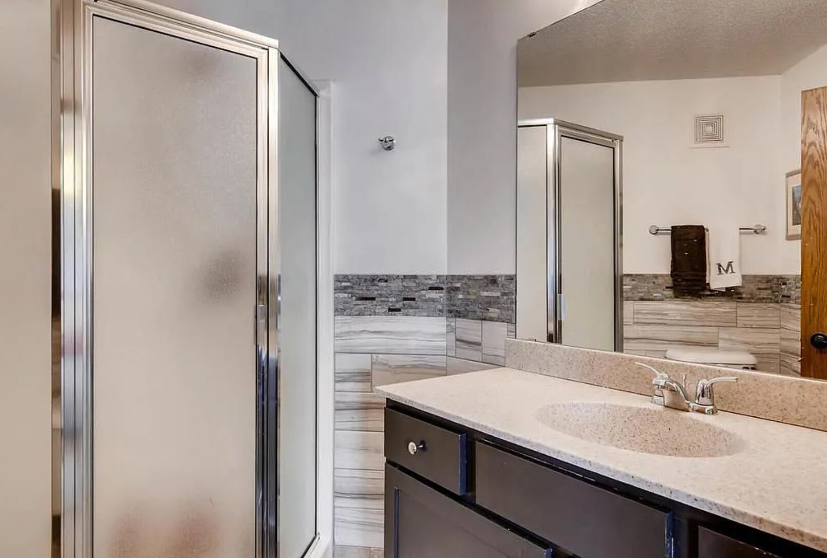 Building Photo - 19 Meadowlark Dr