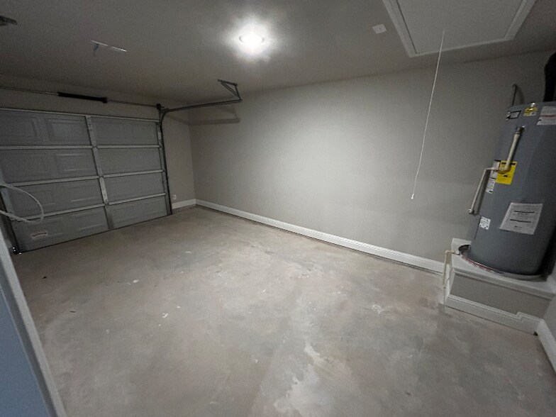 Building Photo - 10028 W Hwy 199