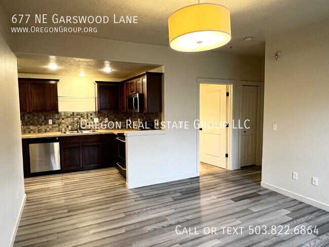 Building Photo - 677 NE Garswood Ln