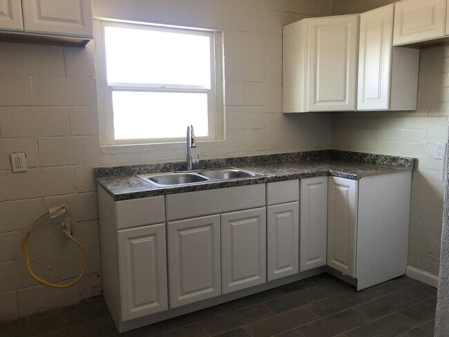 Building Photo - 235 W Kentucky St