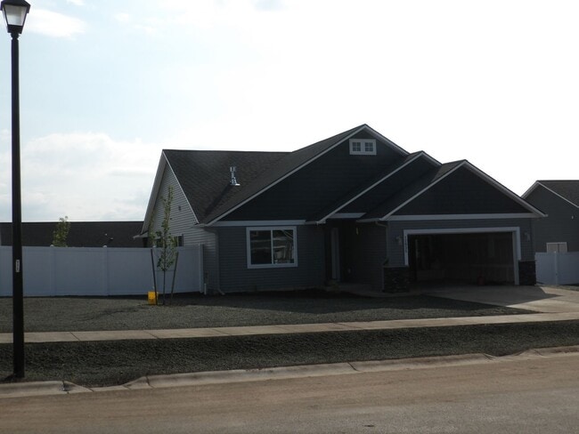 Building Photo - Beautiful home in Rathdrum Idaho