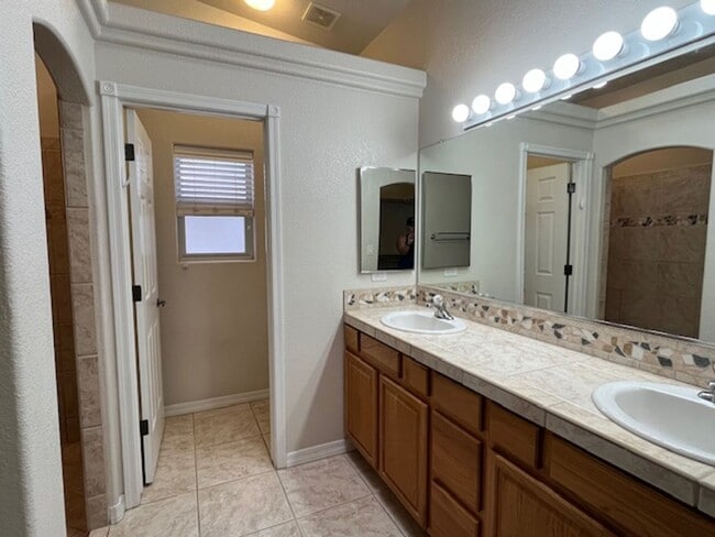 Building Photo - 3 Bedroom - 2 Bath Home