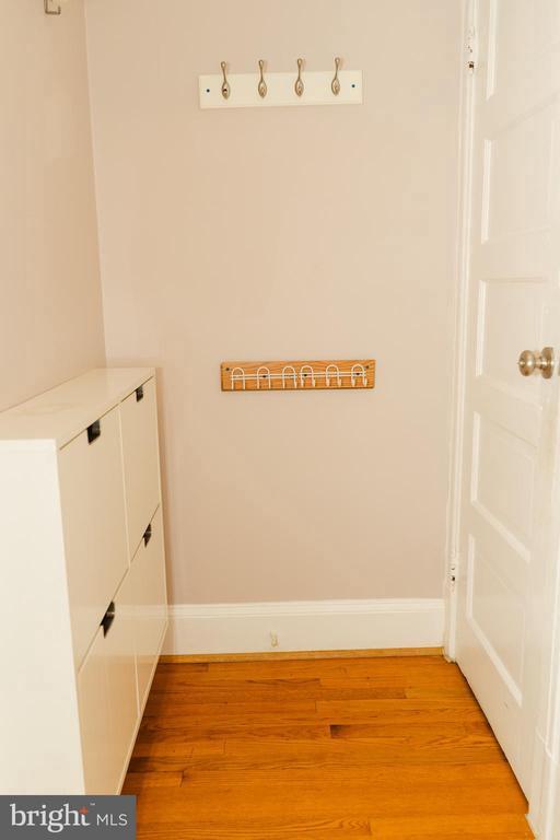 Building Photo - 636 Kenyon St NW