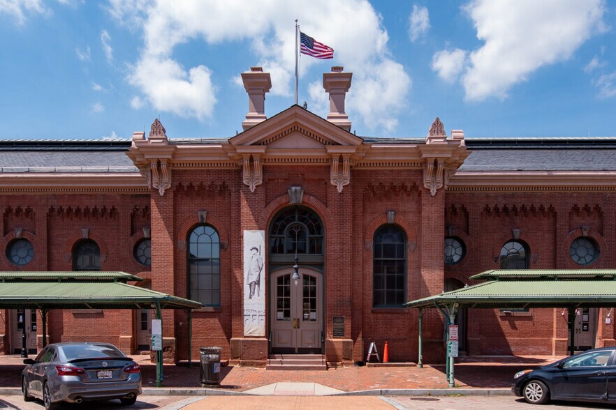 Building Photo - 771 18th St NE