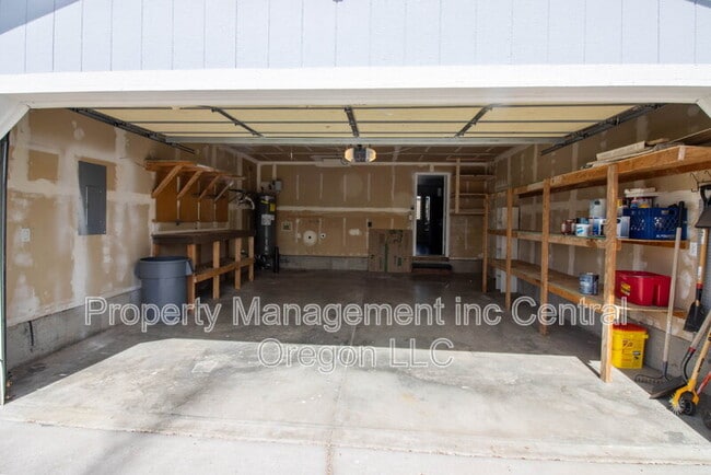 Building Photo - 2827 SW Pumice Ave