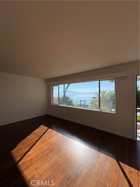 Building Photo - 4096 Lakeshore Blvd