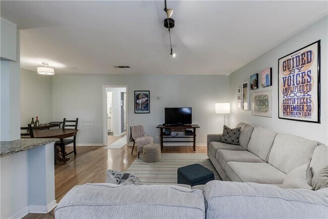Building Photo - 1240 Barton Hills Dr