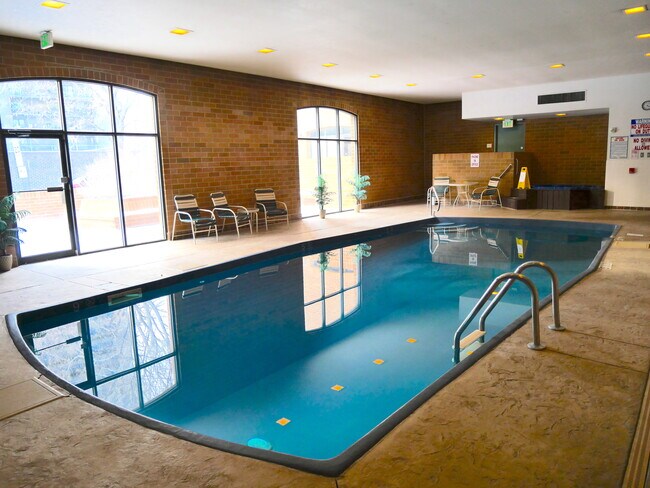 Oversized Pool and Hot Tub - 400 S Lafayette St