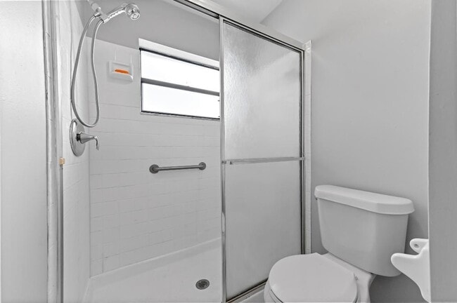 Building Photo - 81 Westecunk Dr