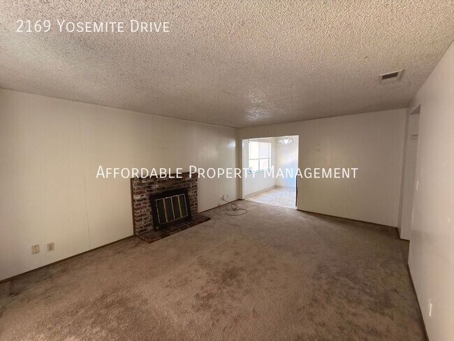 Building Photo - 2169 Yosemite Dr
