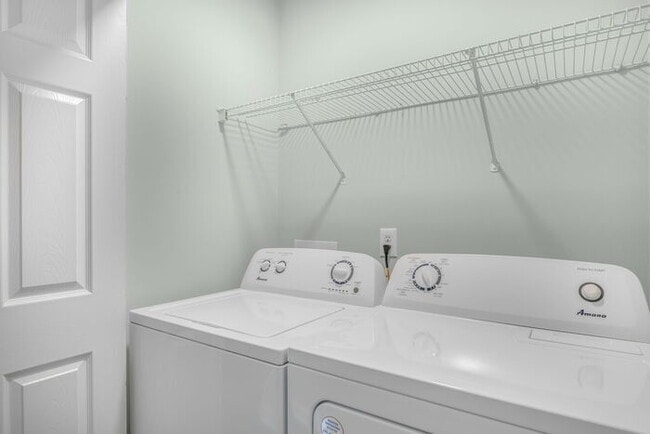 Building Photo - 3 Bedroom, 2 Bath with Home Office