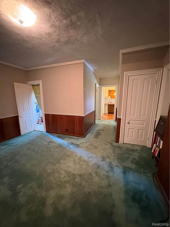 Building Photo - 426 E 4th St