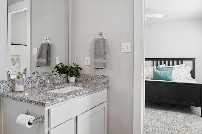 Building Photo - 705 Horseshoe Dr