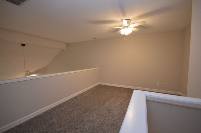 Building Photo - 3319 Philmont Dr