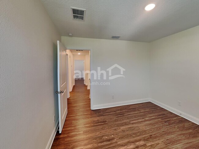 Building Photo - 1079 Summer Stone Lp