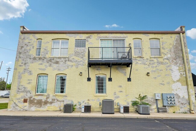 Building Photo - 1111 55th St