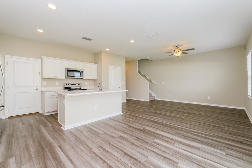 Building Photo - 887 Kings Pine Ct