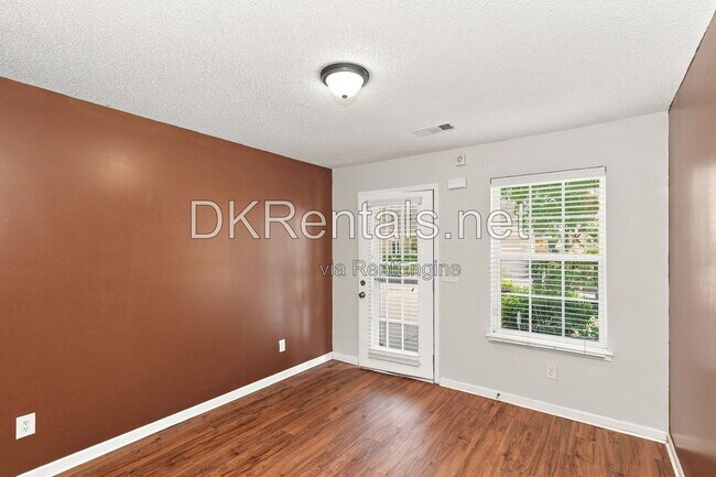 Building Photo - 463 Thistle Cove