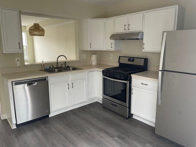 Building Photo - 14369 Newbern Loop