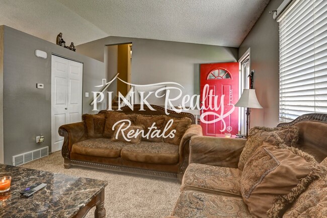 Building Photo - Cozy 3-Bedroom Home in Sunrise Ridge!