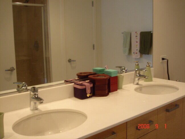 Building Photo - 240 E Illinois St