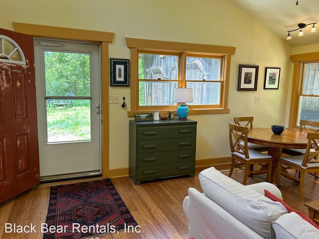 Building Photo - 2 br, 1 bath House - 113 North Lane
